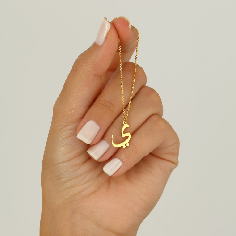 Bazinco Personalized Arabic Letter Necklace – Elegant Initial Pendant Jewelry