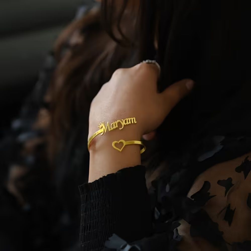 Bazinco Custom Name Heart Bracelet – Personalised Adjustable Cute Heart Cuff Bracelet
