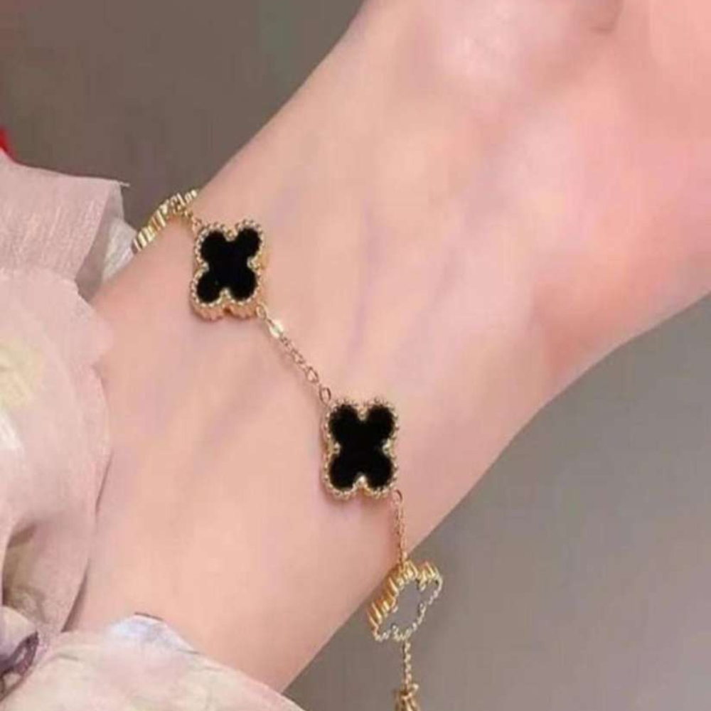 Bazinco bracelets
black clover bracelet
lucky clover bracelet
four leaf clover bracelet
clover charm bracelet
gold clover bracelet
black clover charm bracelet
minimalist clover bracelet
clover bracelet women
lucky charm bracelet
gold chain bracelet women
fashion bracelet women
elegant bracelet women
designer clover bracelet
