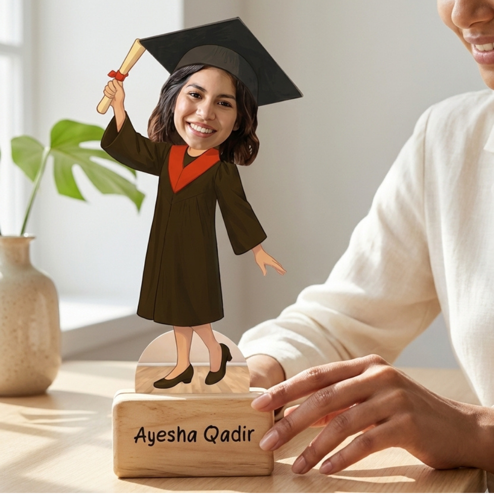 Bazinco Graduation Girl Personalized Caricature Standee with Wooden Base | Custom Graduation Photo Figurine | Personalized Graduation Gift for Her | Graduation Ceremony Keepsake