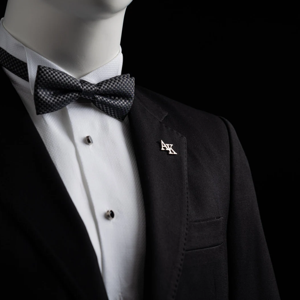 Bazinco Brooches 

men initial brooch

engraved letter brooch

trendy brooch

statement brooch

bazinco brooch
