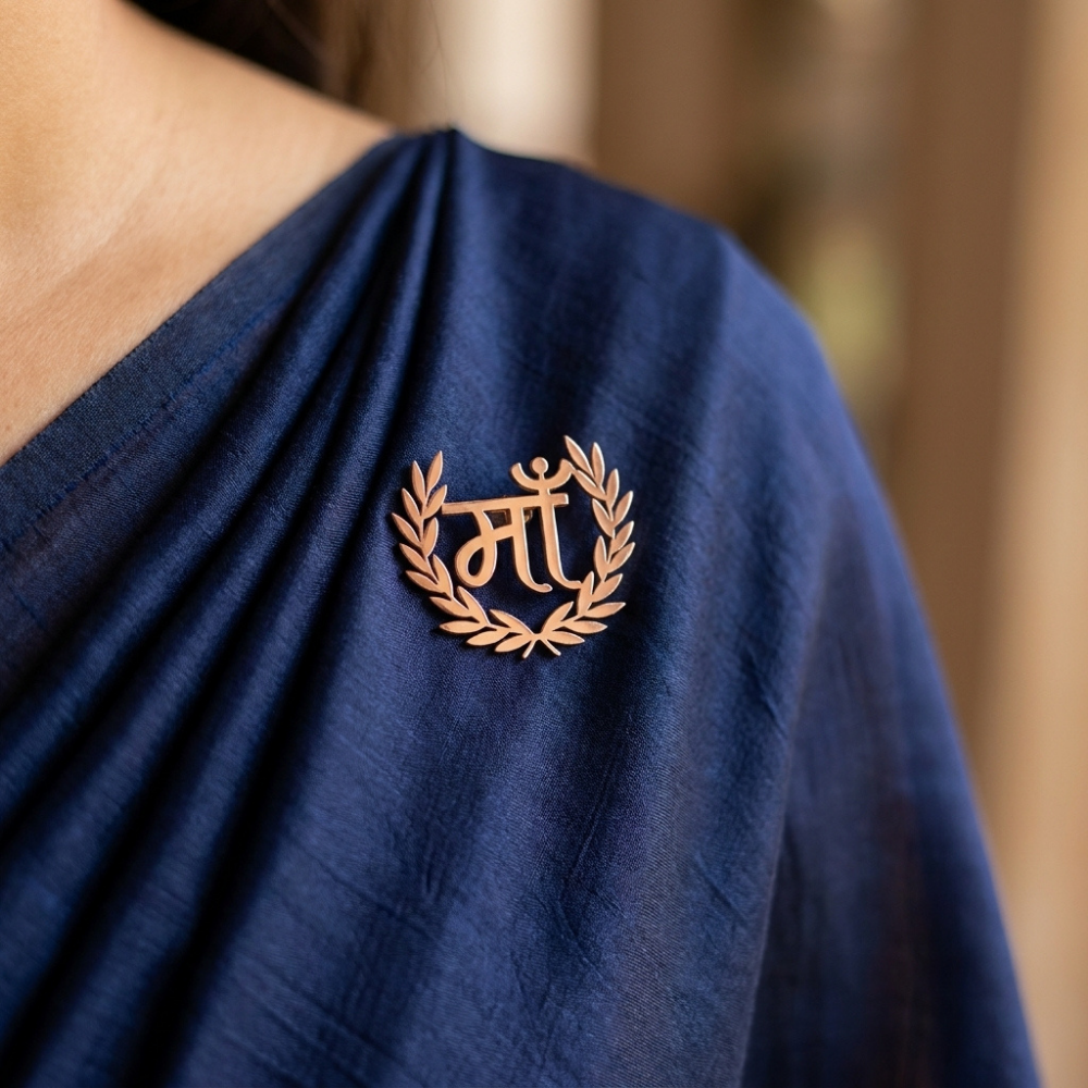 Bazinco “Maa” Brooch with Laurel Design – Premium Hindi Mother Pin for Saree & Blazer
