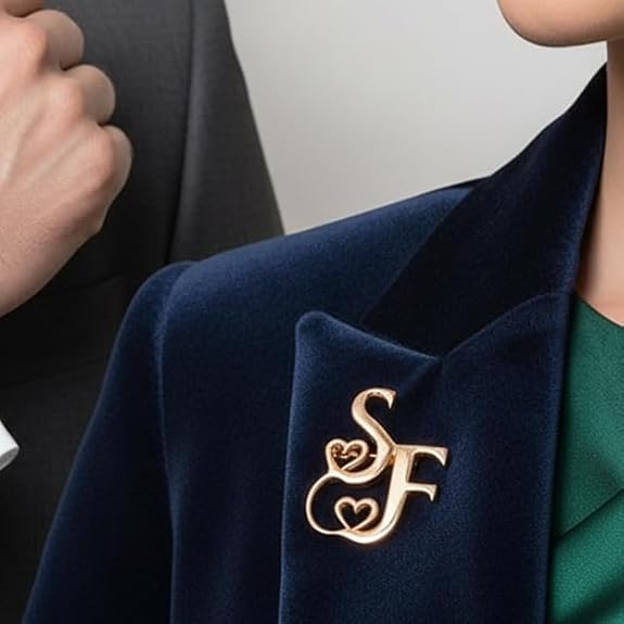 Bazinco Custom Initials Heart Brooch – Romantic Script Lapel Pin for Men & Women