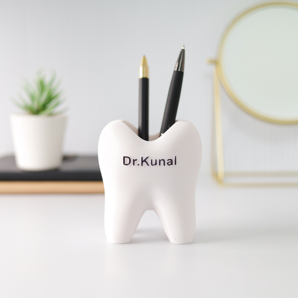Bazinco 3D Tooth Shape Pen Holder for Desk – Custom Name Dentist Desk Organizer for Dental Clinic Accessories