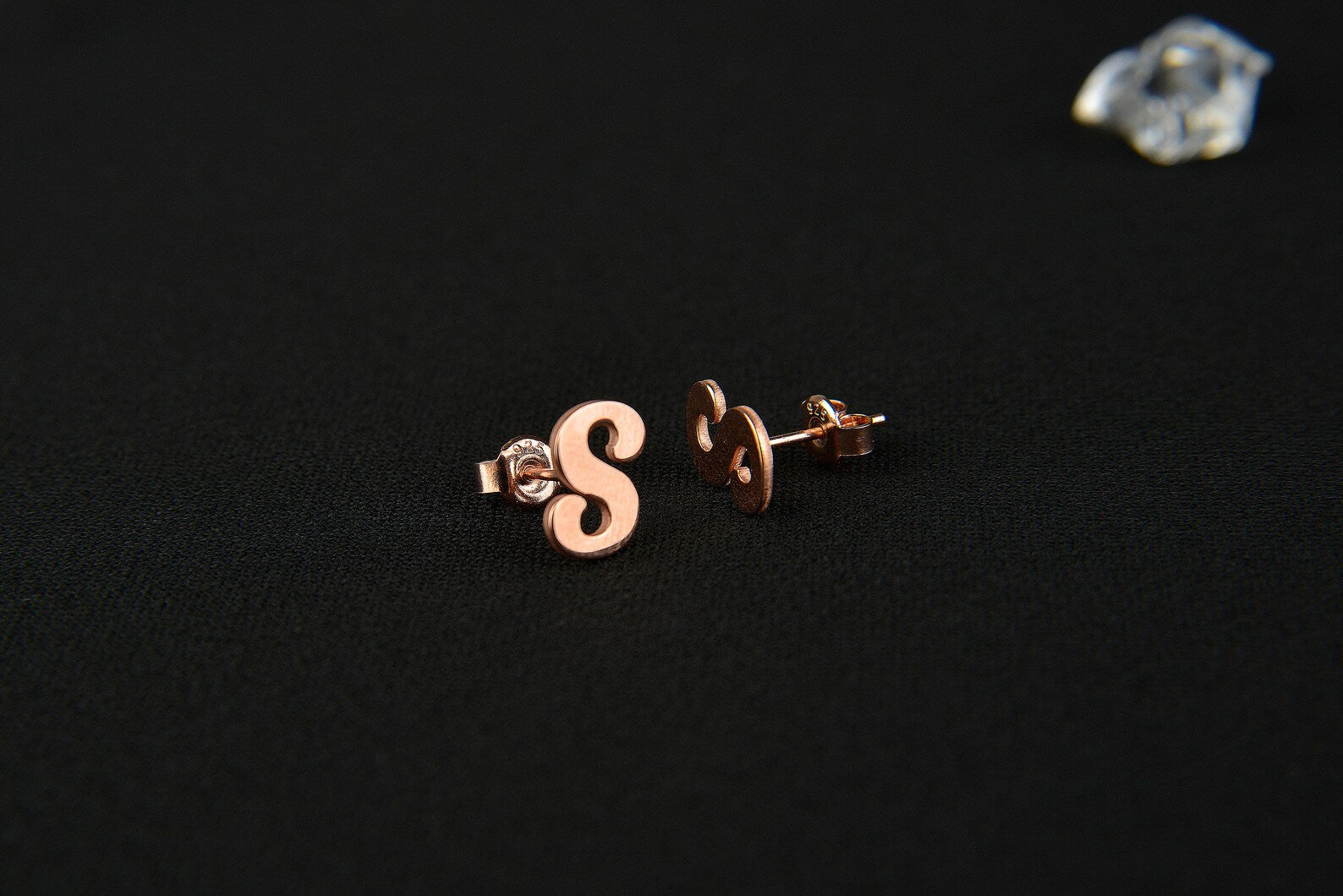 Bazinco initial earrings
letter stud earrings
personalized initial earrings
custom initial earrings
alphabet earrings
initial earrings for women
minimalist earrings
stud earrings women
personalized jewelry
custom jewelry women
gift for her
birthday gift jewelry
anniversary jewelry
trendy earrings
alphabet stud earrings
bazinco jewelry